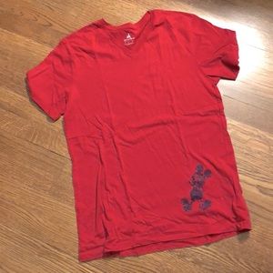 DISNEY - V-neck tee with Mickey logo - Men’s M